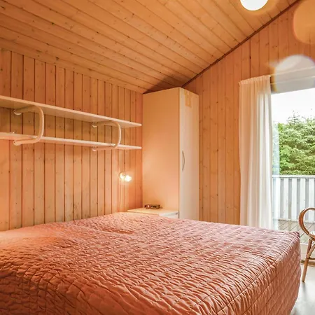 Four-bedroom In Prázdninový dům *