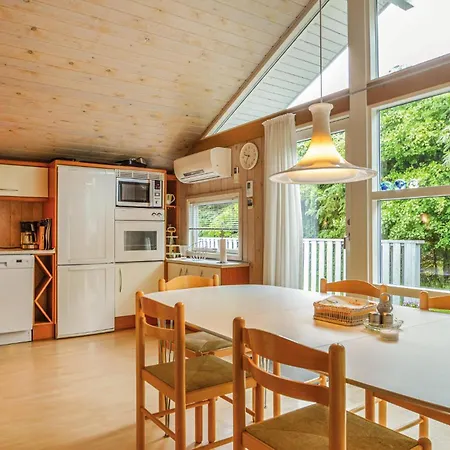 Prázdninový dům Four-bedroom In *