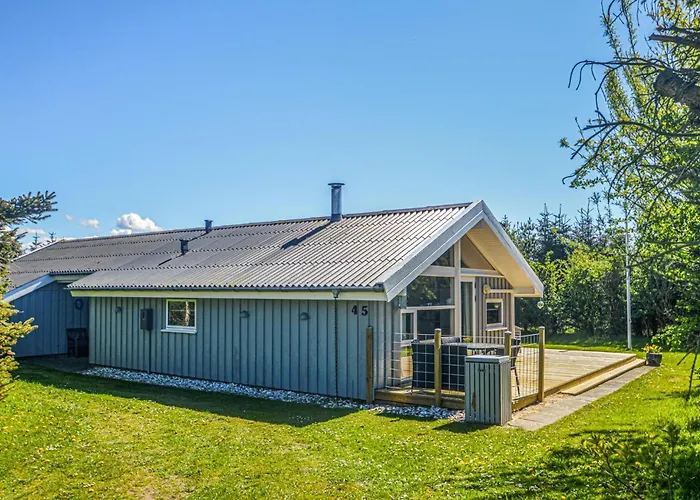 Four-bedroom In Løkken